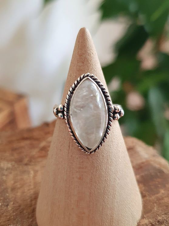 Bohemian style Moonstone and Silver Ring / Hippie / Boho / Ethnic / Rustic / Tribal / Gypsy / Festival / Healing / Festival / Small