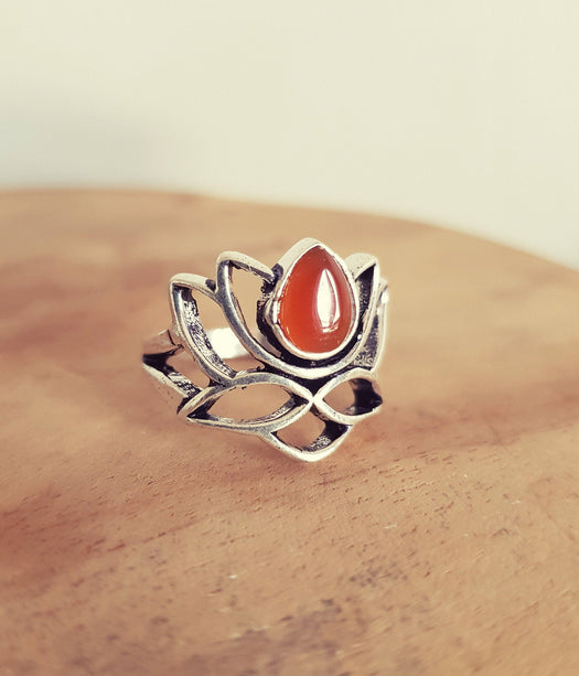 Silver Lotus Flower Ring / Red Garnet / Boho / Ethnic / Rustic / Tribal / Gypsy / Festival / Indian / Healing / Festival