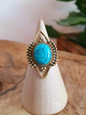 Turquoise Brass Ring / Bohemian / Ethnic / Festival / BirthStone / Gypsy / Tribal / Boho / Hippie / Festival / Rustic / Psy