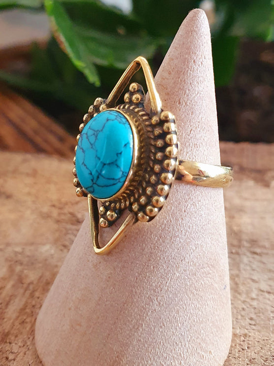 Turquoise Brass Ring / Bohemian / Ethnic / Festival / BirthStone / Gypsy / Tribal / Boho / Hippie / Festival / Rustic / Psy