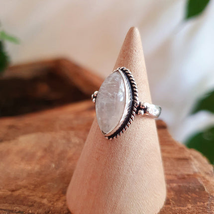 Bohemian style Moonstone and Silver Ring / Hippie / Boho / Ethnic / Rustic / Tribal / Gypsy / Festival / Healing / Festival / Small