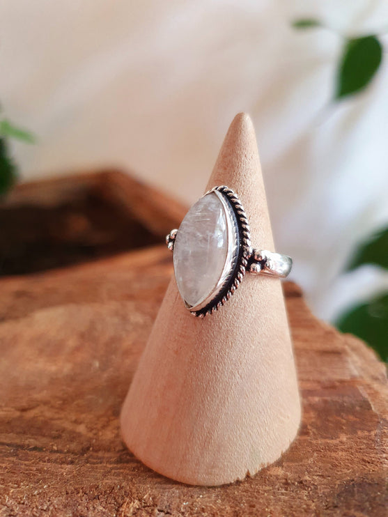 Bohemian style Moonstone and Silver Ring / Hippie / Boho / Ethnic / Rustic / Tribal / Gypsy / Festival / Healing / Festival / Small