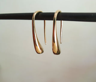 Small Minimalist Brass Pendant Drop Earrings / Chic Ethnic Boho Classic Bohemian Chic Gypsy Spiral Hippie Festival Tribal style