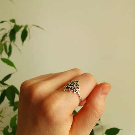 Silver Lotus Flower Ring / Boho / Buddha / Flower / Ethnic / Rustic / Tribal / Gypsy / Festival / Indian / Healing / Festival