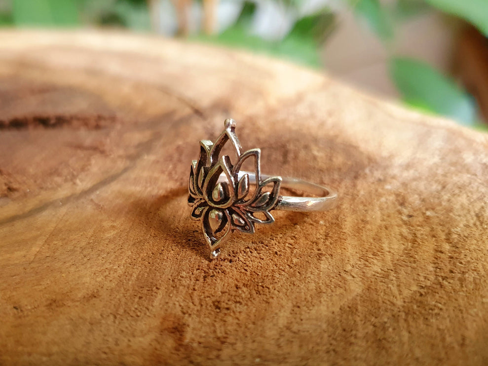 Silver Lotus Flower Ring / Boho / Buddha / Flower / Ethnic / Rustic / Tribal / Gypsy / Festival / Indian / Healing / Festival