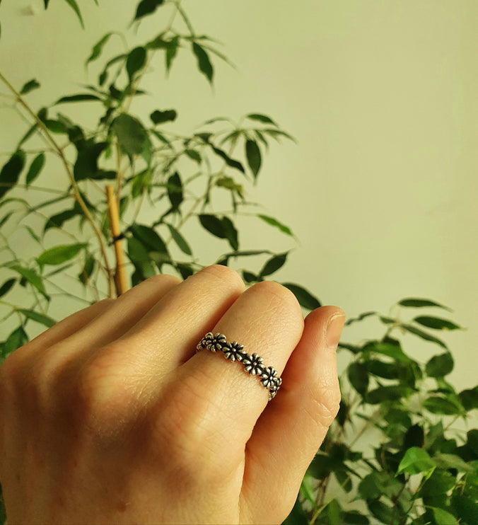 Daisy Chain Silver Ring / Flower Ring / Large Size / Boho / Ethnic / Rustic / Festival / Tribal / Hippie / Gypsy / Psy / Thumb / Psy