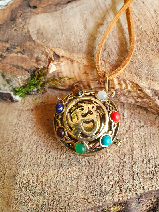 Golden Bola Necklace 'Ohm Shanti' Brass & 7 Stones Chakras / Pregnancy / Harmony Ball / Chimes / Bell / Vegan / Ethnic / Boho / Tribal