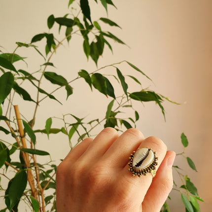 Cowrie Shell Brass Ring / Bohemian / Ethnic / Psy / Rustic / Tribal / Gypsy / Festival / Healing / Festival