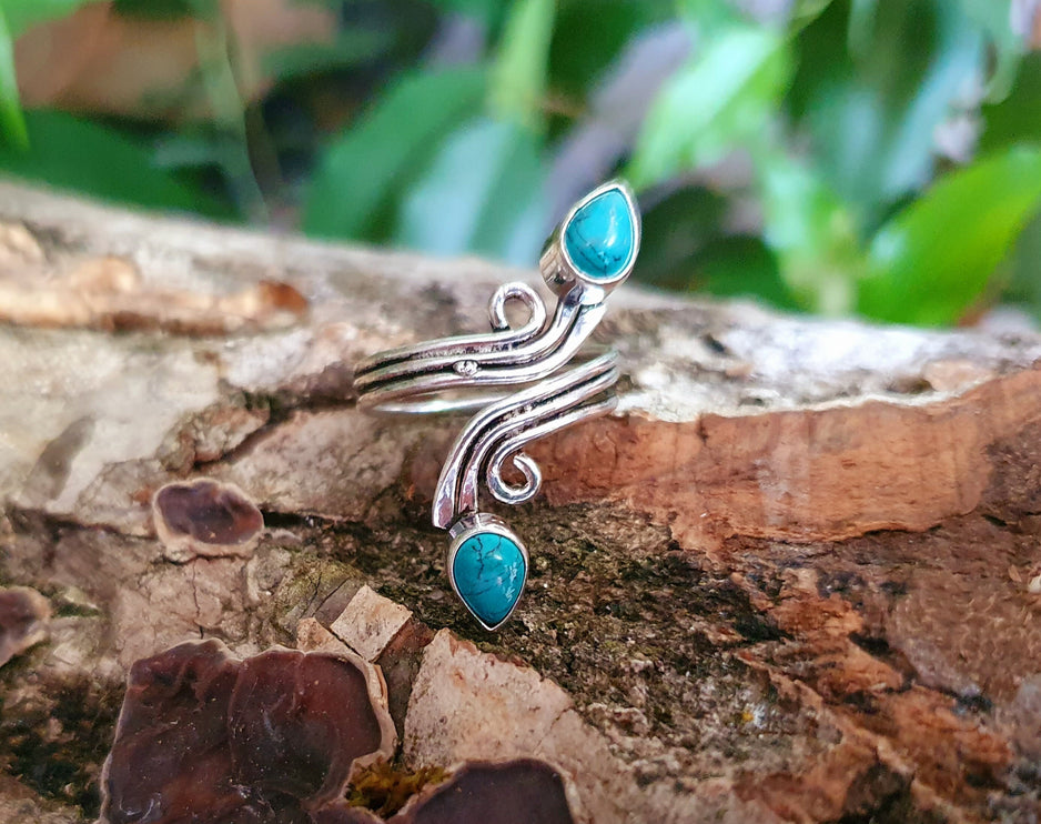 Spiral Turquoise & Silver Ring / Ajustable / Birthstone / Blue / Boho / Ethnic / Rustic / Tribal / Gypsy / Festival / Healing