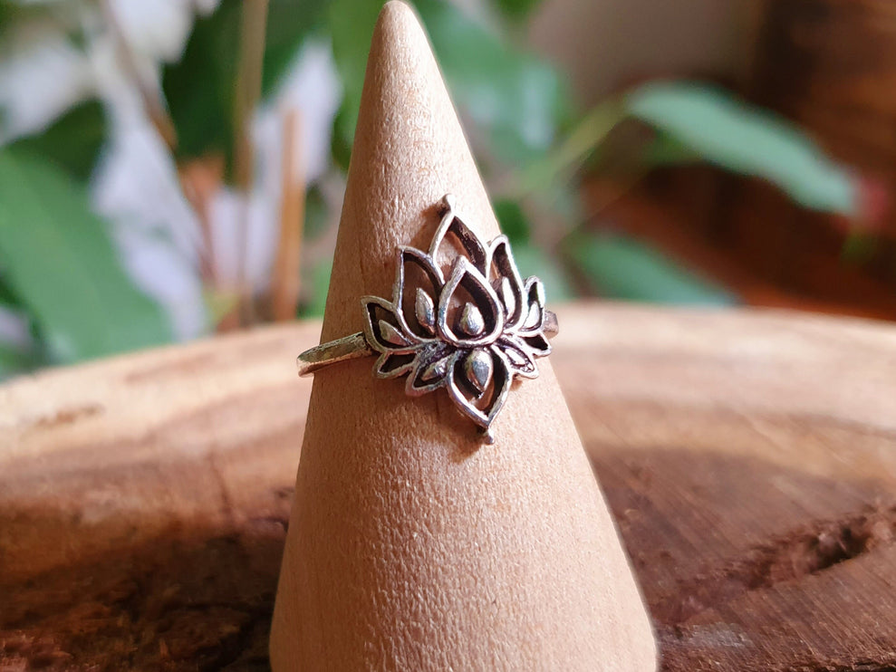 Silver Lotus Flower Ring / Boho / Buddha / Flower / Ethnic / Rustic / Tribal / Gypsy / Festival / Indian / Healing / Festival