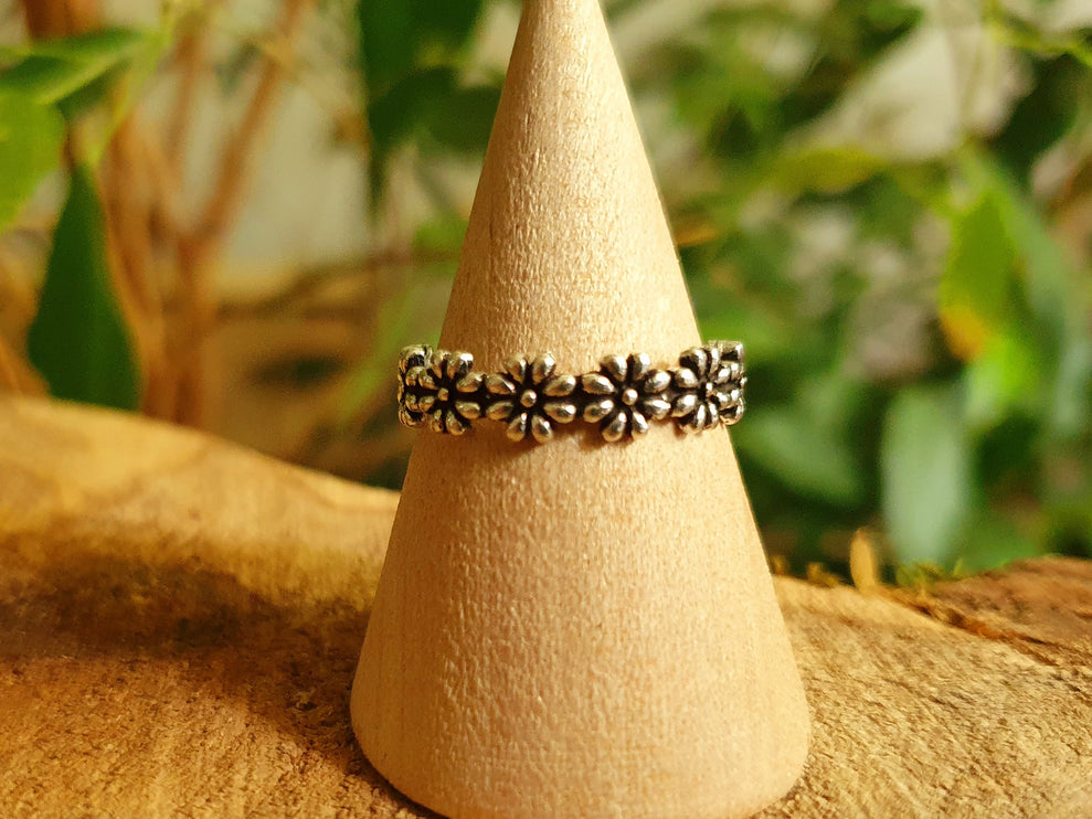 Daisy Chain Silver Ring / Flower Ring / Large Size / Boho / Ethnic / Rustic / Festival / Tribal / Hippie / Gypsy / Psy / Thumb / Psy