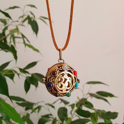 Golden Bola Necklace 'Ohm Shanti' Brass & 7 Stones Chakras / Pregnancy / Harmony Ball / Chimes / Bell / Vegan / Ethnic / Boho / Tribal