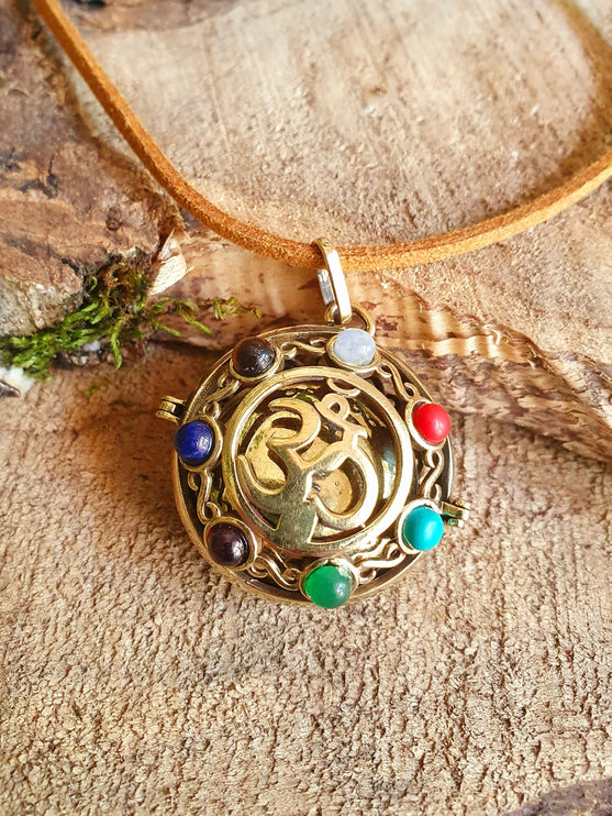 Golden Bola Necklace 'Ohm Shanti' Brass & 7 Stones Chakras / Pregnancy / Harmony Ball / Chimes / Bell / Vegan / Ethnic / Boho / Tribal