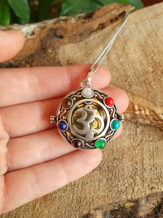 Bola Necklace 'Ohm Shanti' Silver & 7 Stones Chakras / Pregnancy / Harmony Ball / Chimes / Bell / Vegan / Ethnic / Boho / Tribal / Rustic