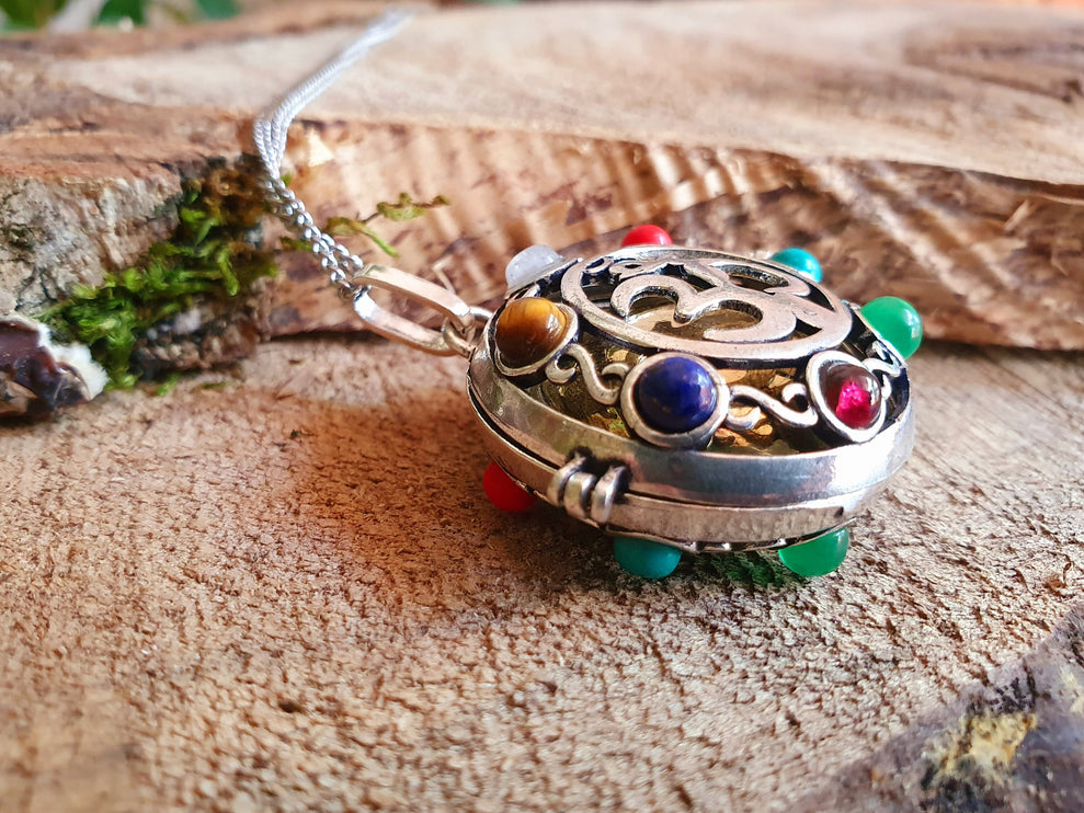 Bola Necklace 'Ohm Shanti' Silver & 7 Stones Chakras / Pregnancy / Harmony Ball / Chimes / Bell / Vegan / Ethnic / Boho / Tribal / Rustic