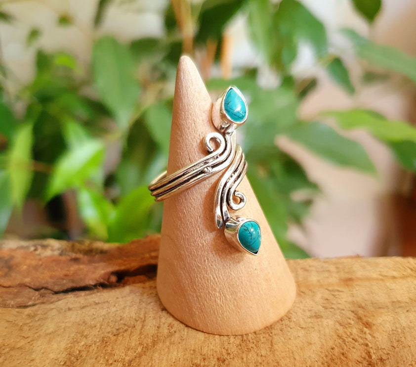 Spiral Turquoise & Silver Ring / Ajustable / Birthstone / Blue / Boho / Ethnic / Rustic / Tribal / Gypsy / Festival / Healing