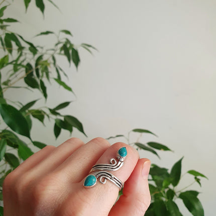 Spiral Turquoise & Silver Ring / Ajustable / Birthstone / Blue / Boho / Ethnic / Rustic / Tribal / Gypsy / Festival / Healing