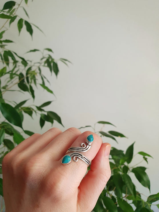 Spiral Turquoise & Silver Ring / Ajustable / Birthstone / Blue / Boho / Ethnic / Rustic / Tribal / Gypsy / Festival / Healing