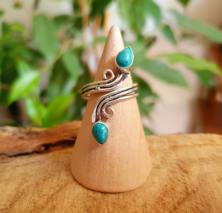 Spiral Turquoise & Silver Ring / Ajustable / Birthstone / Blue / Boho / Ethnic / Rustic / Tribal / Gypsy / Festival / Healing