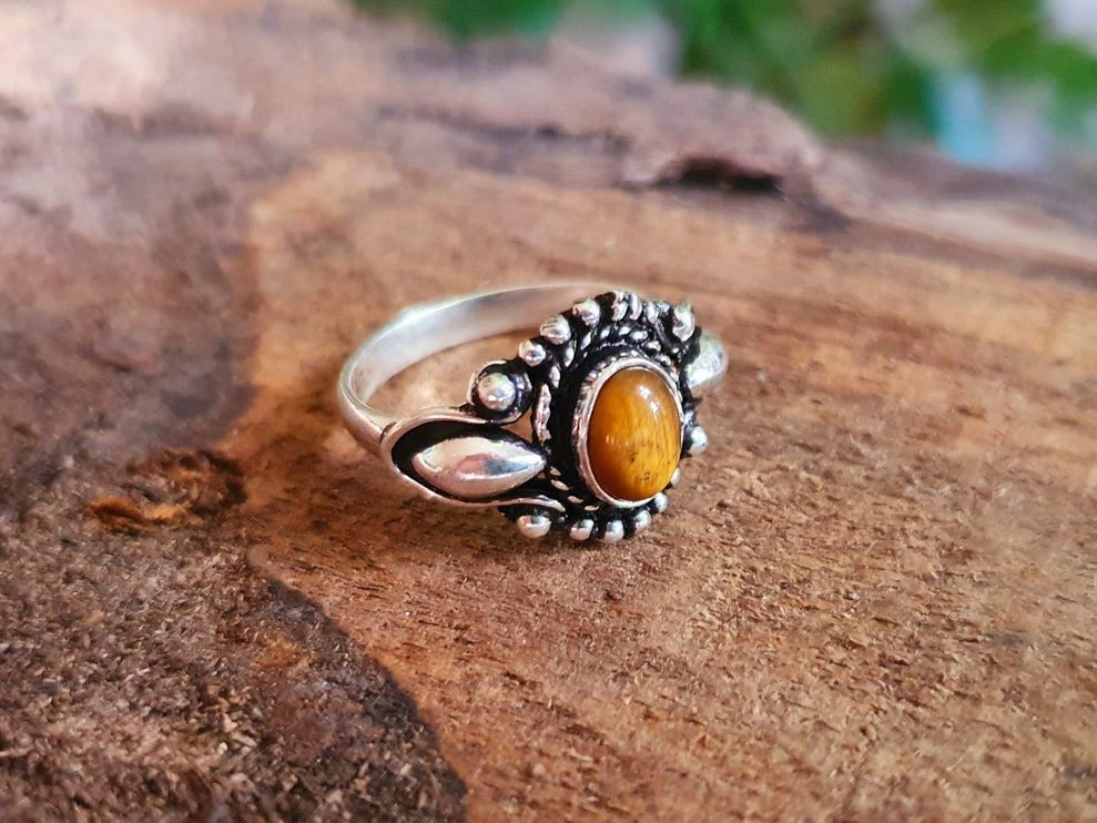 Bohemian style Tiger Eye and Silver Ring / Hippie / Boho / Ethnic / Rustic / Tribal / Gypsy / Festival / Healing / Festival / Small