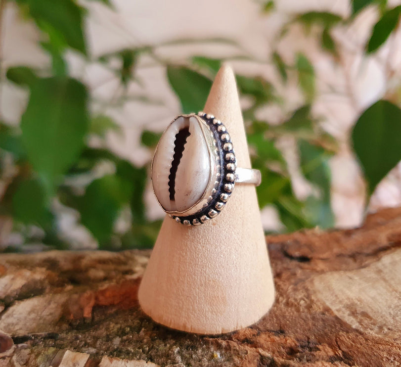 Cowrie Shell Silver Ring / Bohemian / Unisex / Mens Rings / Ethnic / Psy / Rustic / Tribal / Gypsy / Festival / Healing / Festival