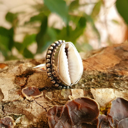 Cowrie Shell Silver Ring / Bohemian / Unisex / Mens Rings / Ethnic / Psy / Rustic / Tribal / Gypsy / Festival / Healing / Festival