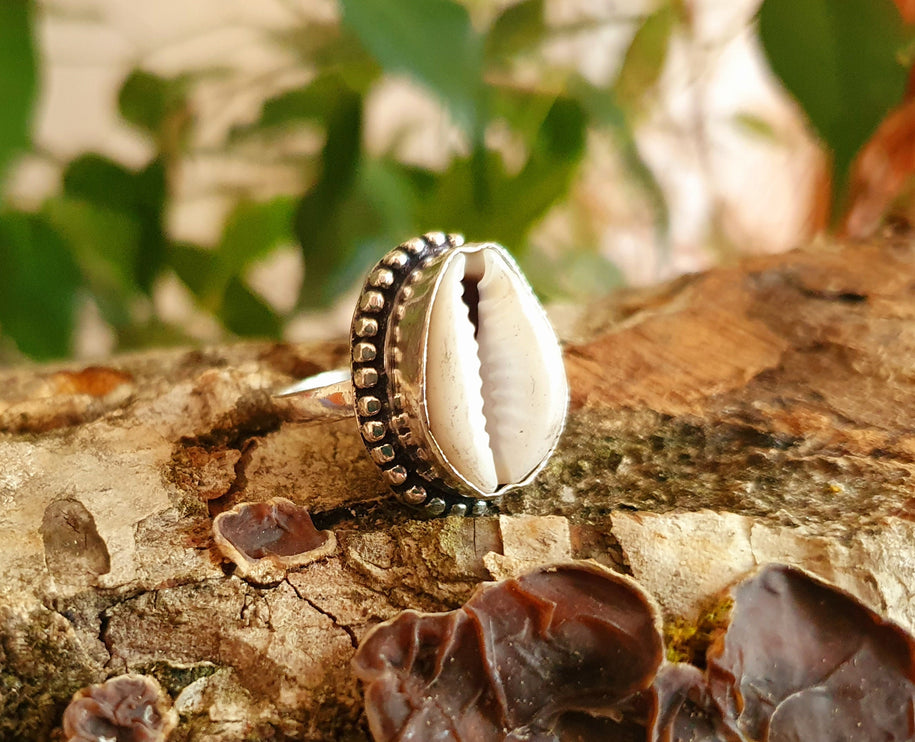 Cowrie Shell Silver Ring / Bohemian / Unisex / Mens Rings / Ethnic / Psy / Rustic / Tribal / Gypsy / Festival / Healing / Festival