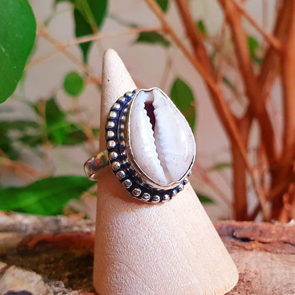 Cowrie Shell Silver Ring / Bohemian / Unisex / Mens Rings / Ethnic / Psy / Rustic / Tribal / Gypsy / Festival / Healing / Festival