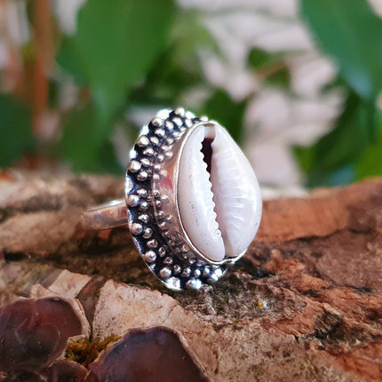 Cowrie Shell Silver Ring / Bohemian / Unisex / Mens Rings / Ethnic / Psy / Rustic / Tribal / Gypsy / Festival / Healing / Festival