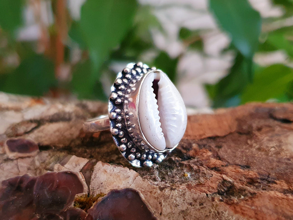 Cowrie Shell Silver Ring / Bohemian / Unisex / Mens Rings / Ethnic / Psy / Rustic / Tribal / Gypsy / Festival / Healing / Festival