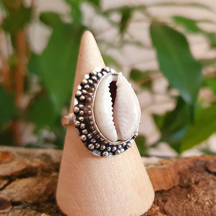 Cowrie Shell Silver Ring / Bohemian / Unisex / Mens Rings / Ethnic / Psy / Rustic / Tribal / Gypsy / Festival / Healing / Festival