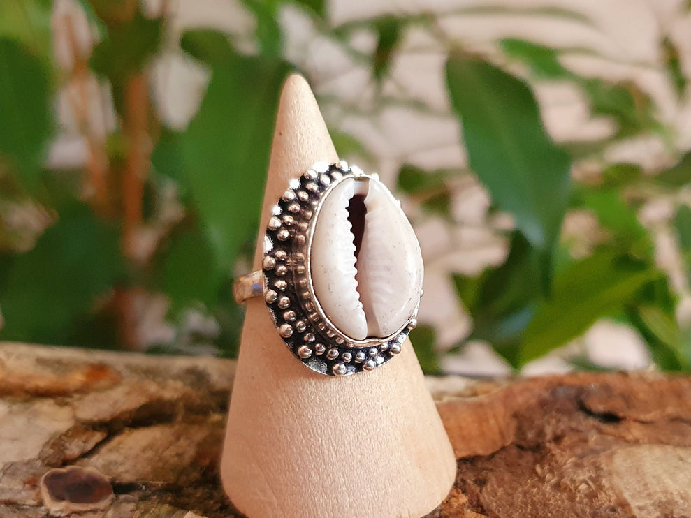 Cowrie Shell Silver Ring / Bohemian / Unisex / Mens Rings / Ethnic / Psy / Rustic / Tribal / Gypsy / Festival / Healing / Festival