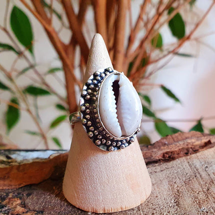 Cowrie Shell Silver Ring / Bohemian / Unisex / Mens Rings / Ethnic / Psy / Rustic / Tribal / Gypsy / Festival / Healing / Festival