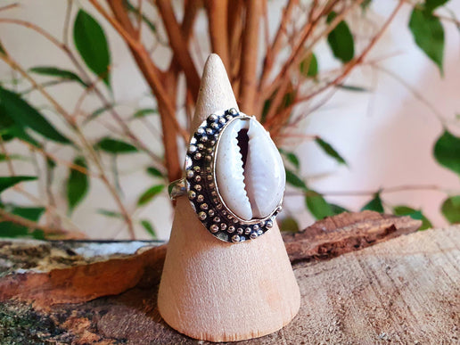 Cowrie Shell Silver Ring / Bohemian / Unisex / Mens Rings / Ethnic / Psy / Rustic / Tribal / Gypsy / Festival / Healing / Festival