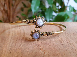 Bali Flower Brass Bracelet / Moonstone / Bangle / Ethnic / Rustic / Bohemian / Hippie / Gypsy / Psy / Adjustable