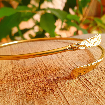 Hammered Brass Arm Bracelet / Boho / Tribal / Spiral / Bangle/ Ethnic / Rustic / Bohemian / Hippie / Body jewellery / Psy / Adjustable