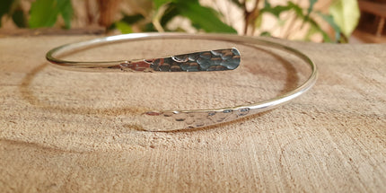 Hammered Silver Arm Bracelet / Boho / Tribal / Spiral / Bangle/ Ethnic / Rustic / Bohemian / Hippie / Body jewellery / Psy / Adjustable