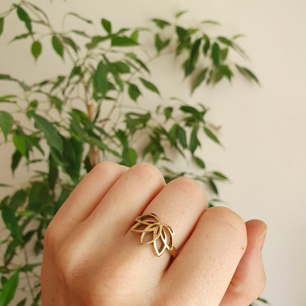 Brass Lotus Flower Ring / Boho / Buddha / Flower / Ethnic / Rustic / Tribal / Gypsy / Festival / Indian / Healing / Festival