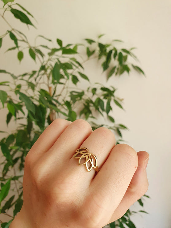 Brass Lotus Flower Ring / Boho / Buddha / Flower / Ethnic / Rustic / Tribal / Gypsy / Festival / Indian / Healing / Festival