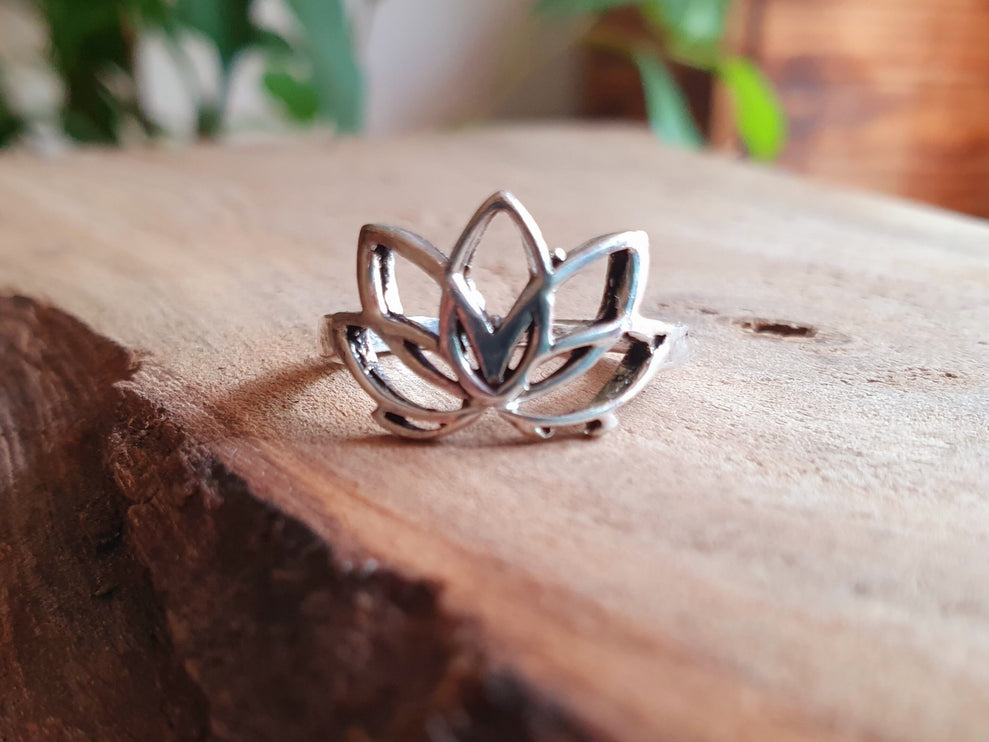 Silver Lotus Flower Ring / Boho / Buddha / Flower / Ethnic / Rustic / Tribal / Gypsy / Festival / Indian / Healing / Festival