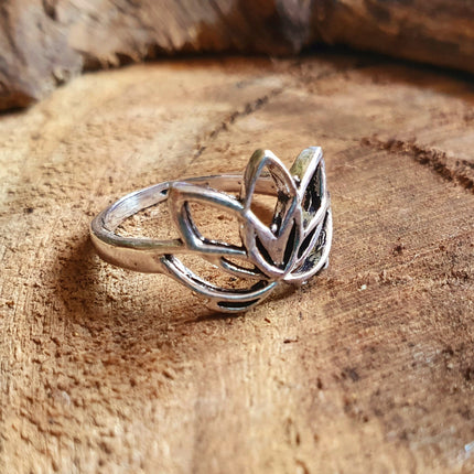 Silver Lotus Flower Ring / Boho / Buddha / Flower / Ethnic / Rustic / Tribal / Gypsy / Festival / Indian / Healing / Festival