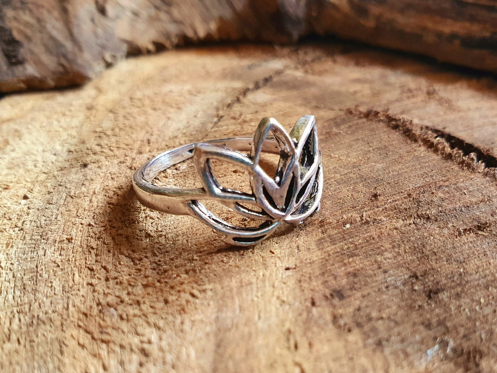 Silver Lotus Flower Ring / Boho / Buddha / Flower / Ethnic / Rustic / Tribal / Gypsy / Festival / Indian / Healing / Festival