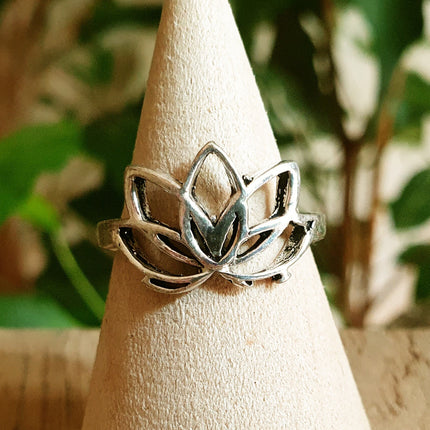 Silver Lotus Flower Ring / Boho / Buddha / Flower / Ethnic / Rustic / Tribal / Gypsy / Festival / Indian / Healing / Festival