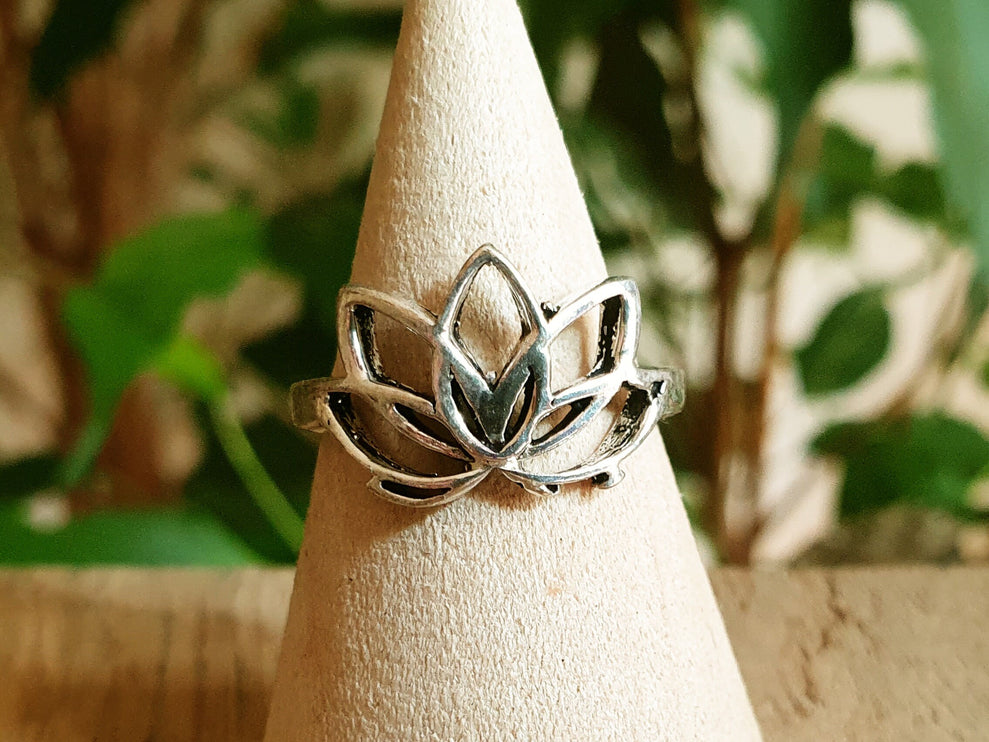 Silver Lotus Flower Ring / Boho / Buddha / Flower / Ethnic / Rustic / Tribal / Gypsy / Festival / Indian / Healing / Festival