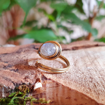 Ethnic style Brass & Moonstone Ring / Adjustable / Boho / Bohemian / Psy / Rustic / Tribal / Gypsy / Festival / Healing / Festival