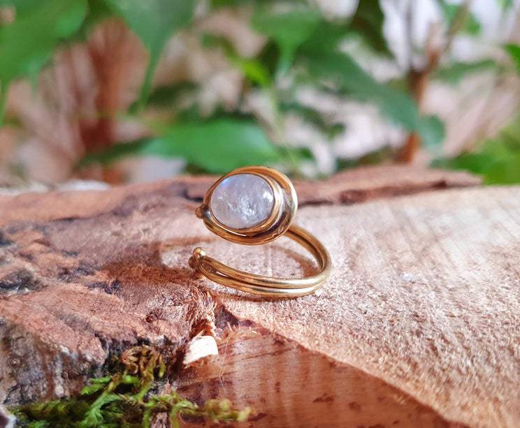 Ethnic style Brass & Moonstone Ring / Adjustable / Boho / Bohemian / Psy / Rustic / Tribal / Gypsy / Festival / Healing / Festival