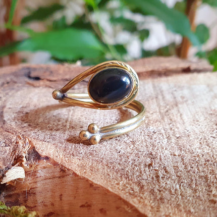 Ethnic style Brass & Black Onyx Ring / Adjustable / Boho / Bohemian / Psy / Rustic / Tribal / Gypsy / Festival / Healing / Festival