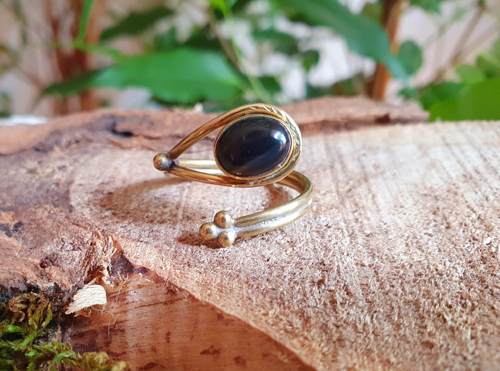 Ethnic style Brass & Black Onyx Ring / Adjustable / Boho / Bohemian / Psy / Rustic / Tribal / Gypsy / Festival / Healing / Festival