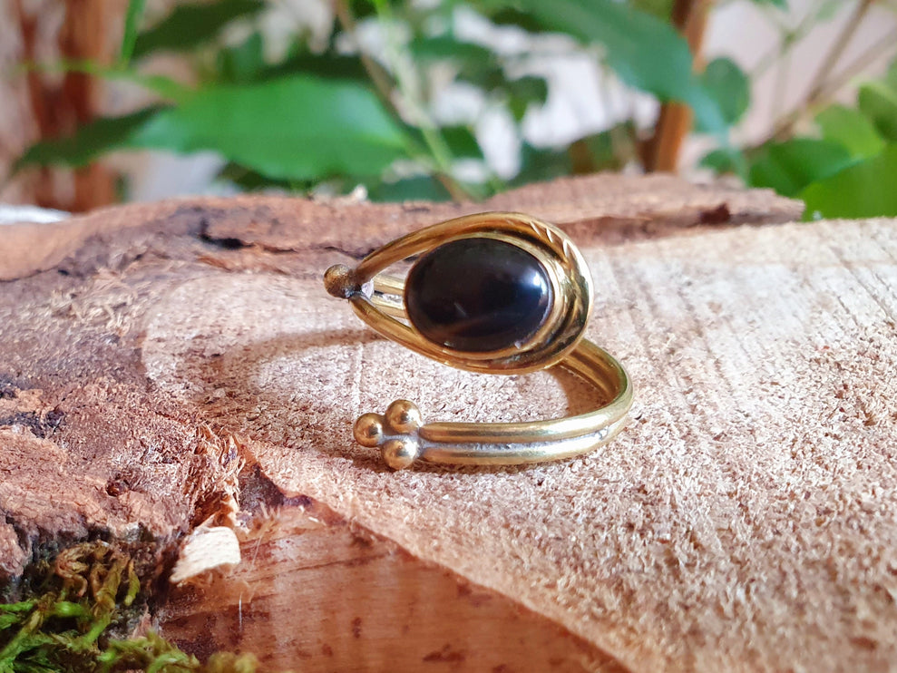 Ethnic style Brass & Black Onyx Ring / Adjustable / Boho / Bohemian / Psy / Rustic / Tribal / Gypsy / Festival / Healing / Festival