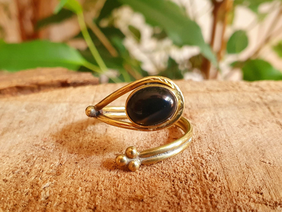 Ethnic style Brass & Black Onyx Ring / Adjustable / Boho / Bohemian / Psy / Rustic / Tribal / Gypsy / Festival / Healing / Festival